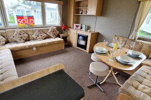 Dining - Family Friendly - Sleeps4 - Close To Nature (Rhyl)
