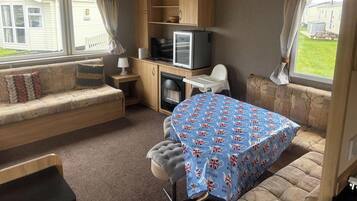 30-inch TV with digital channels, fireplace