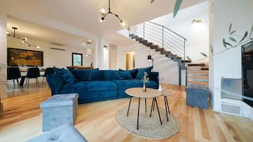 Villa, 4 Bedrooms, Private Pool, Sea View | Living room