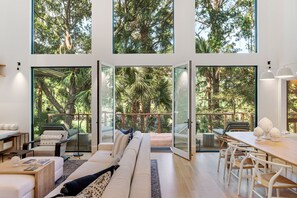 Smart TV, books, offices