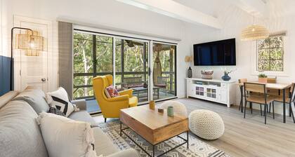New reno, Boho-style "treehouse" at the beach!