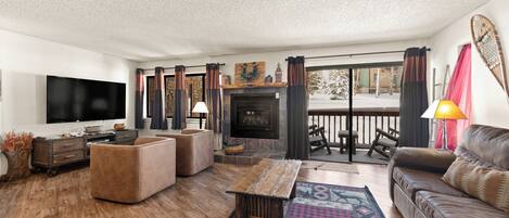 TV, fireplace