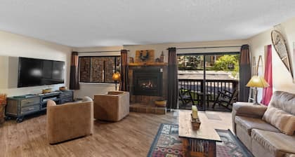 Breckenridge Condo Only a Short Walk to Lifts & Shops w/ 2 Private Balconies!