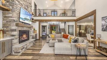 TV connectée, cheminée, baby-foot, table de tennis de table