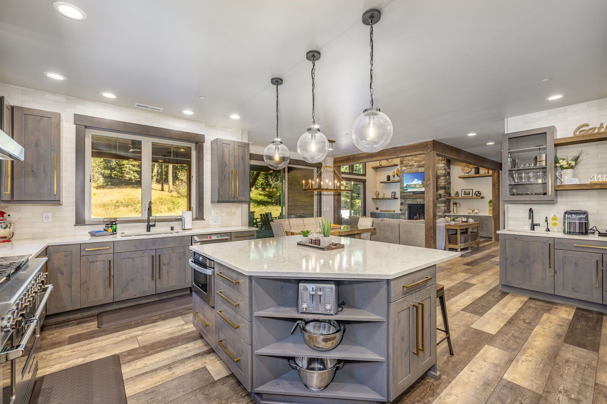 冰箱、微波炉、烤箱、炉灶