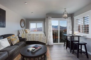 TV, fireplace, offices