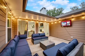 Terrace/patio - Two Game Rooms with Hot Tub (Lewisville)