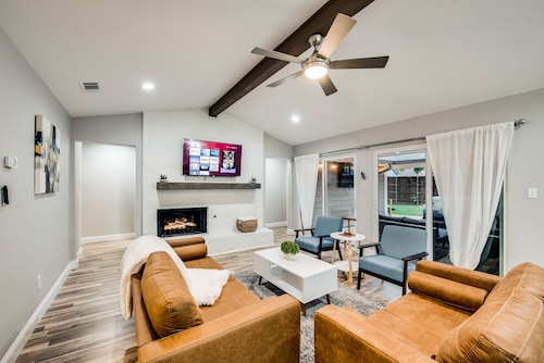 Two Game Rooms with Hot Tub