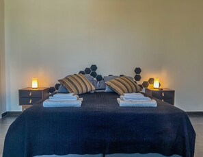 5 bedrooms, free WiFi, bed sheets