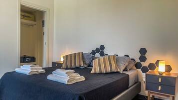 5 bedrooms, free WiFi, bed sheets