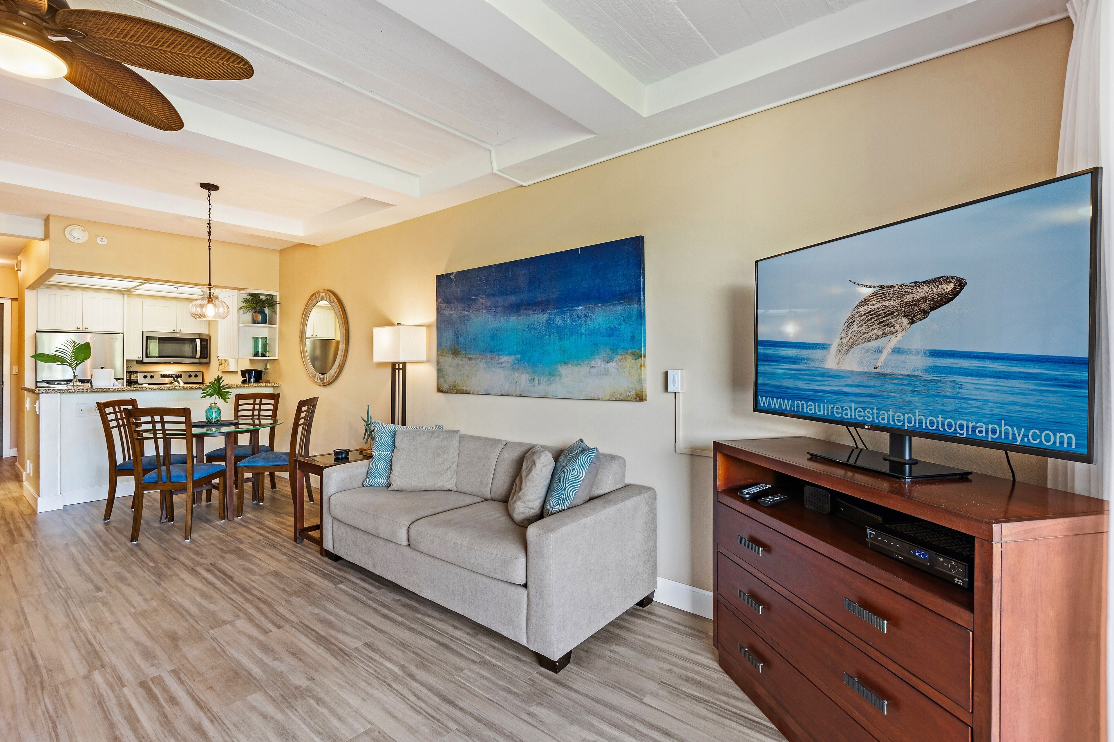 Studio | Living area | Smart TV