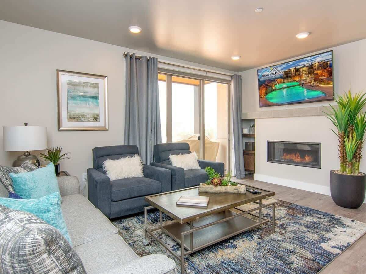 TV, fireplace, offices