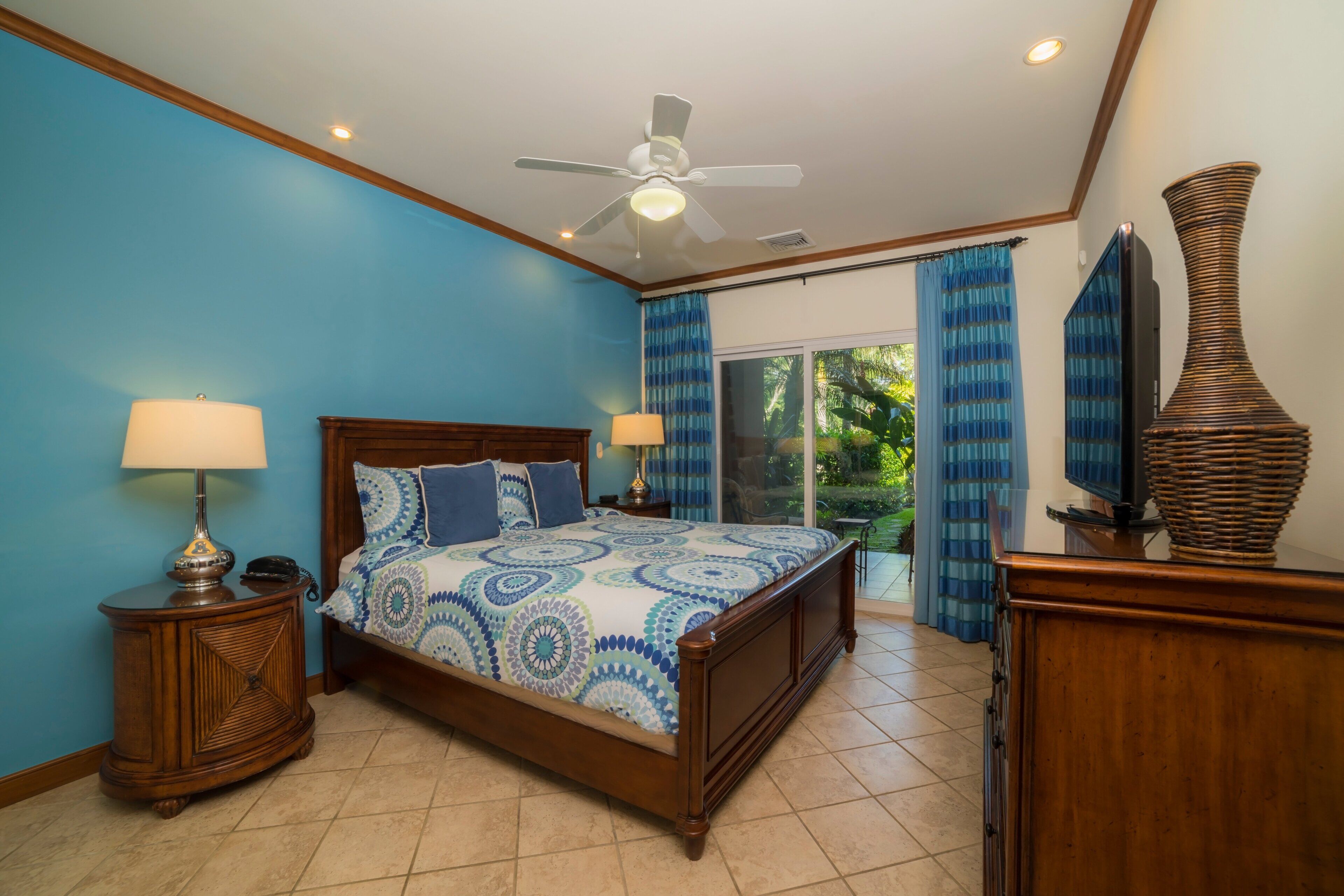 2 bedrooms, iron/ironing board, travel cot, free WiFi