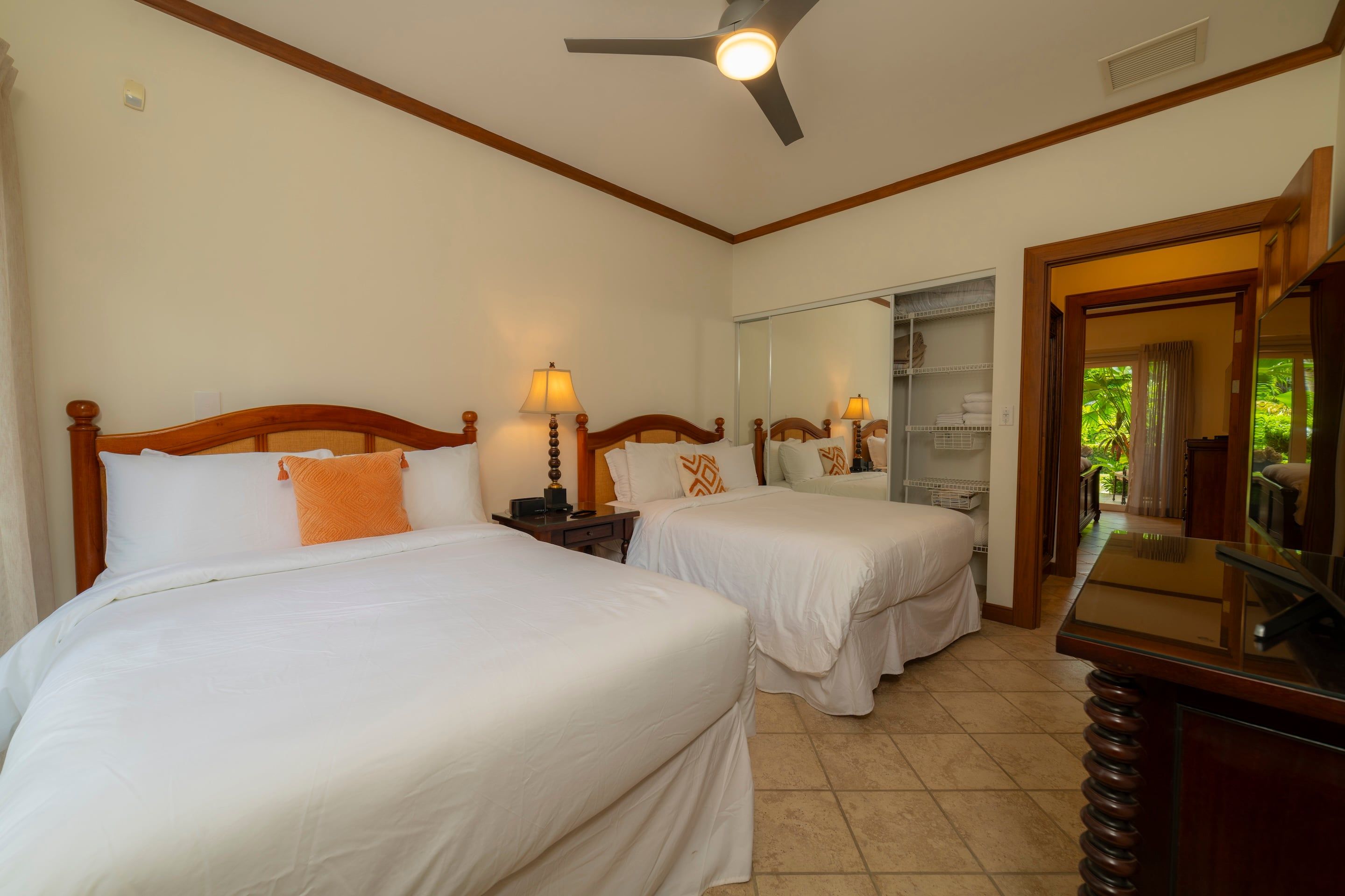 2 bedrooms, iron/ironing board, internet, bed sheets