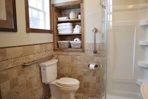 Shower, hair dryer, towels - Charming Downtown Victorian: Studio (Traverse City)