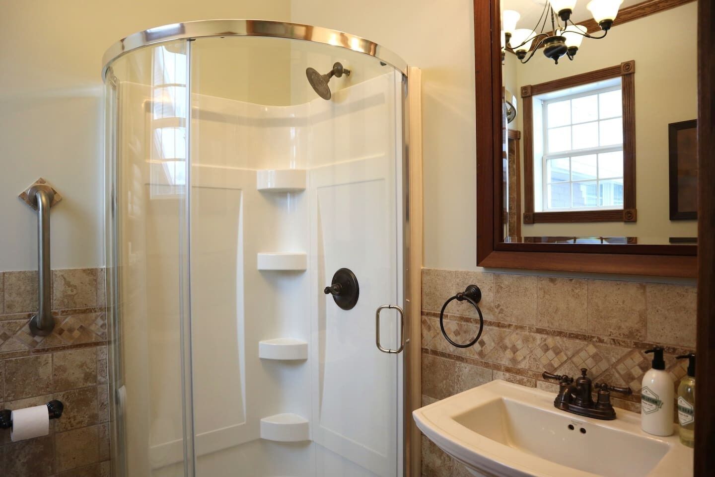 淋浴设施、吹风机、毛巾