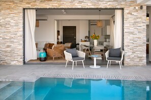 Outdoor pool - Chris Le Mare Gold Luxury Villa By Louis Hotels (Paralimni)
