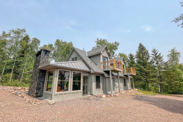 Wheel Hus Retreat is a 3-bedroom, 2-bathroom inland home with year-round Lake Superior views (better in the winter!).