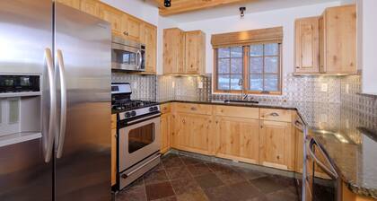 Big Sky Vacation Rentals: Coyote Bluff