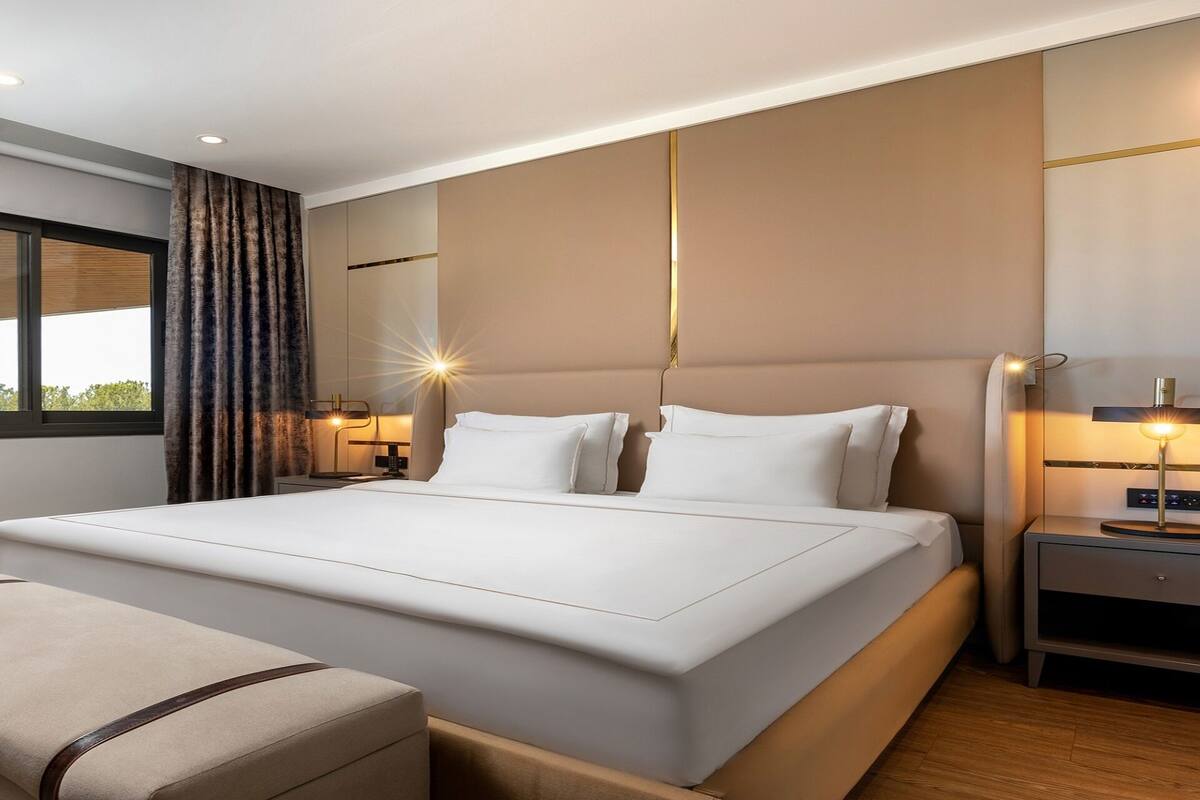 King Suite Sea View | 高級寢具、Select Comfort 床墊、迷你吧、客房內保險箱