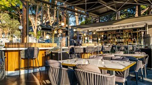 2 bars/lounges, lobby lounge - Unique Life Style Hotel (Kusadasi)