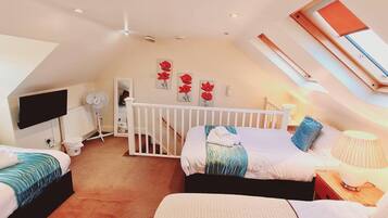 House | 5 bedrooms, iron/ironing board, free WiFi, bed sheets