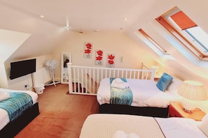 House | 5 bedrooms, iron/ironing board, free WiFi, bed sheets