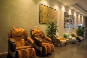 Lobby lounge - GreenTree Inn Express Hotel (Haikou Haixiu Middle Road Bangbaihui City Branch) (Haikou)