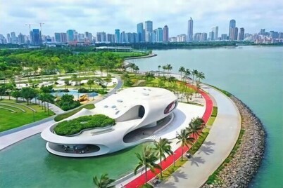 GreenTree Inn Express Hotel (Haikou Haixiu Middle Road Bangbaihui City Branch)