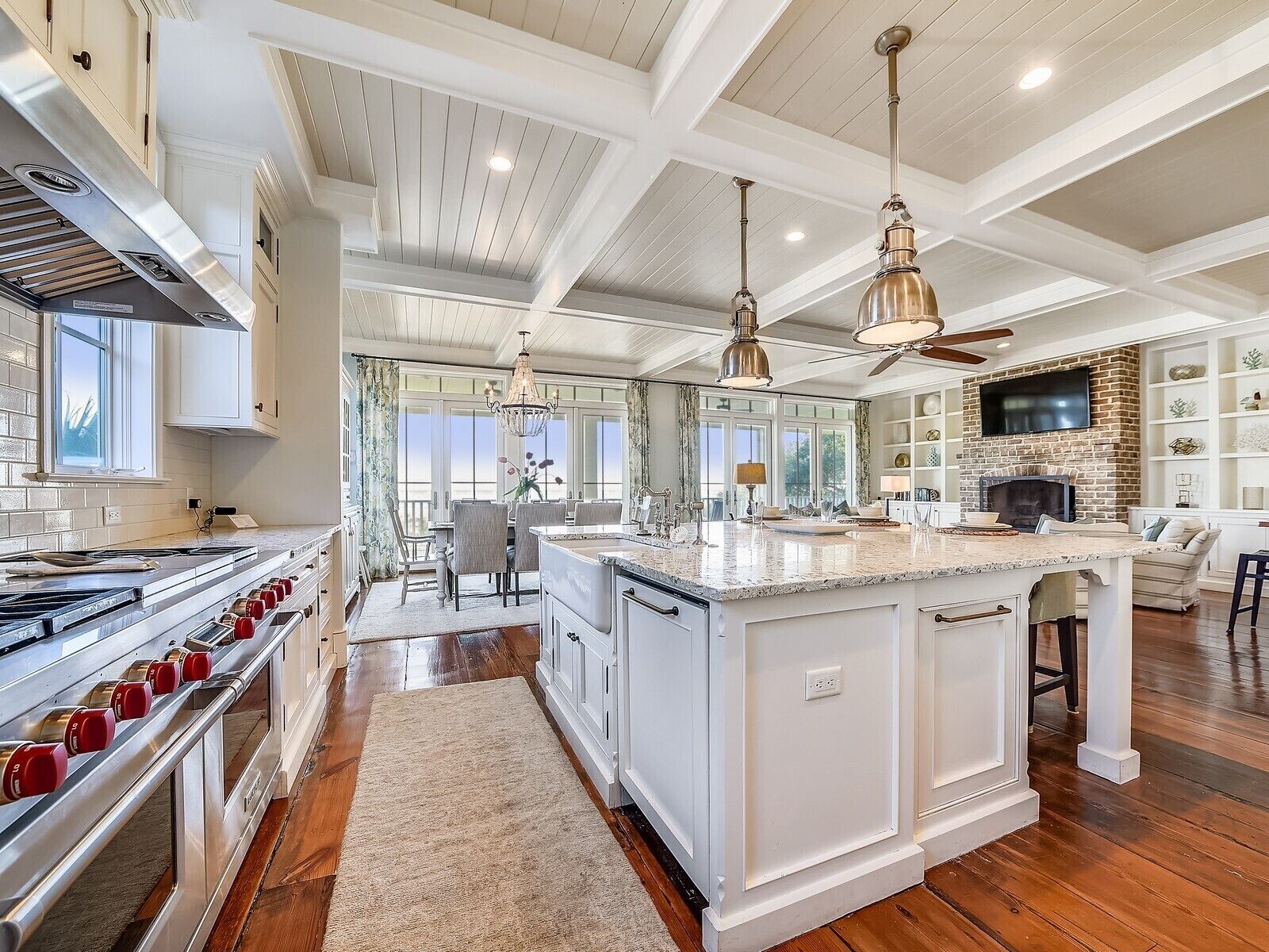 Refrigerador, microondas, horno y lavavajillas 