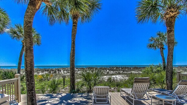 Terrace/patio - Direct Ocean Front Villa w/ Large Balcony (Hilton Head Island)