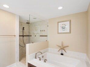 Towels - 5209 Hampton Place ~ Best Location in Palmetto Dunes! Direct Ocean Front (Hilton Head Island)