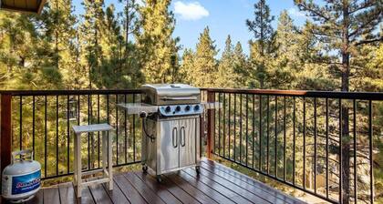 Four Seasons Vista + Hot Tub + VIEWS + Games!