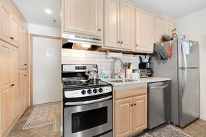 Fridge, microwave, oven, dishwasher