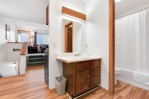 Baignoire, serviettes fournies