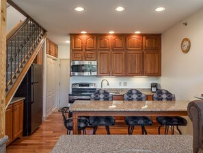 Fridge, microwave, oven, coffee/tea maker