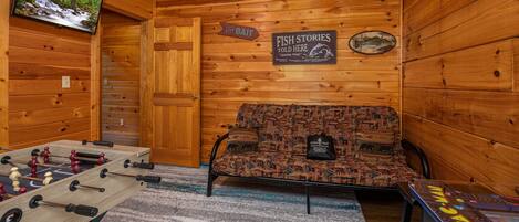 Cabin, Multiple Beds, Hot Tub, Mountain View | Living room