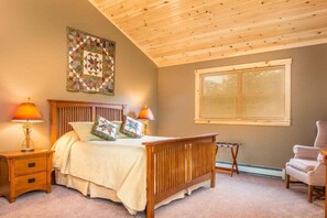 4 bedrooms, WiFi, bed sheets - Woodland Way Retreat- Hot Tub and Mountain Views! (Bethel)