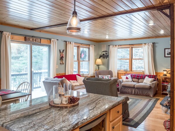 Televisión, chimenea