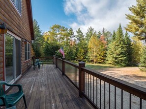 Terrace/patio - Countryside Retreat - Mountain Style Chalet (Bethel)