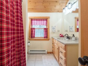 Baignoire, serviettes fournies