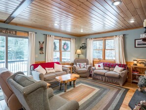 Televisión, chimenea