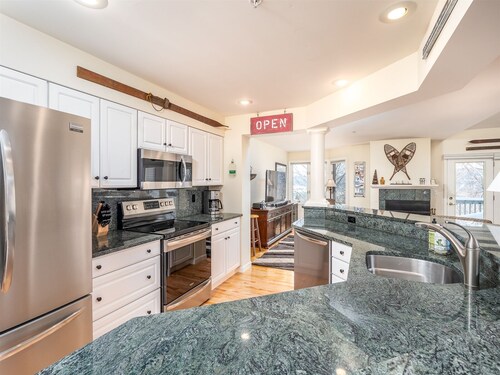 Locke Mountain Q-2 | 4 Bed, 3.5 Bath