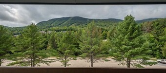 Brookside I A-408 - Sunday River Slopeside Condominium
