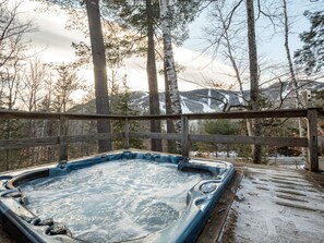 Bañera de hidromasaje al aire libre