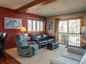 TV - White Cap A-104 | 1 Bed, 1 Bath (Newry)