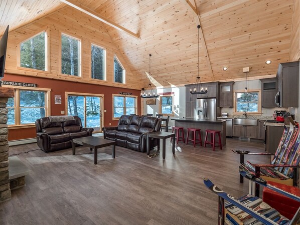 Televisión, chimenea y videojuegos