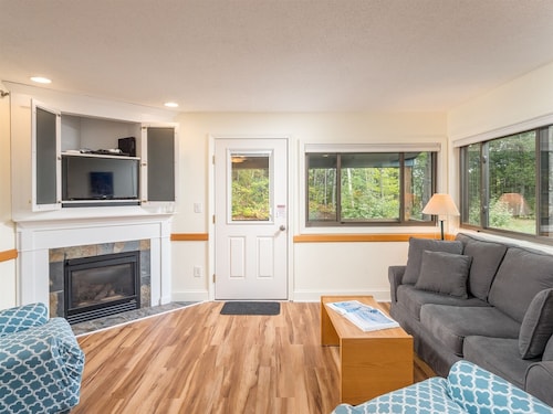 Brookside I A-403 | 2 Bed, 1 Bath