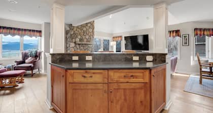 Locke Mountain O-1 | 4 Bed, 3.5 Bath