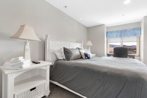 4 bedrooms, WiFi, bed sheets